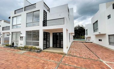 CASA EN VENTA CONJUNTO RESIDENCIAL PALMAS DE IRAKA II LA MESA CUNDINAMRCA