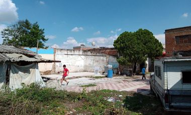 TERRENO EN  EL CENTRO DE TLAQUEPAQUE