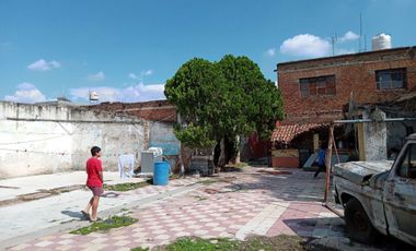 TERRENO EN  EL CENTRO DE TLAQUEPAQUE