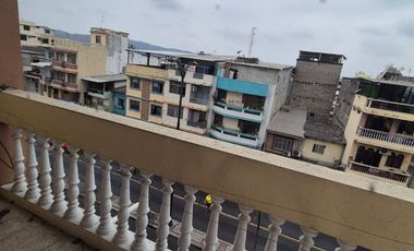Departamento en Alquiler en la Avenida Portete, 2 Habitaciones, 1 Baño, Balcón, Sur de Guayaquil.
