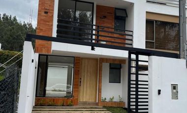 Elegante villa en venta por estrenar sector Río Amarillo, exclusivo sector, crédito VIP.