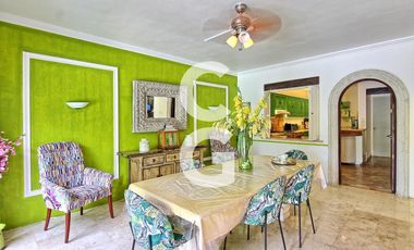 Casa en Venta en Cancún en Zona Hotelera con 6 Habitaciones y Alberca