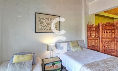Casa en Venta en Cancún en Zona Hotelera con 6 Habitaciones y Alberca