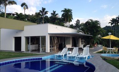 EXCLUSIVA CASA CAMPESTRE. Sector San Bernardo del viento (Manizales).