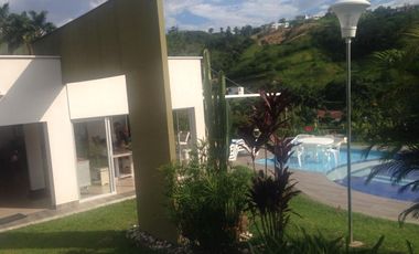 EXCLUSIVA CASA CAMPESTRE. Sector San Bernardo del viento (Manizales).