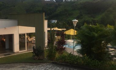 EXCLUSIVA CASA CAMPESTRE. Sector San Bernardo del viento (Manizales).