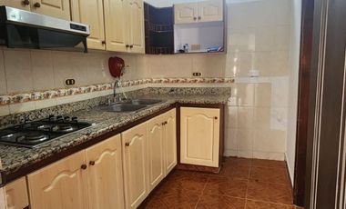 SE VENDE CASA DE UN PISO EN BUGALAGRANDE