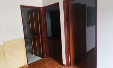 SE VENDE CASA DE UN PISO EN BUGALAGRANDE