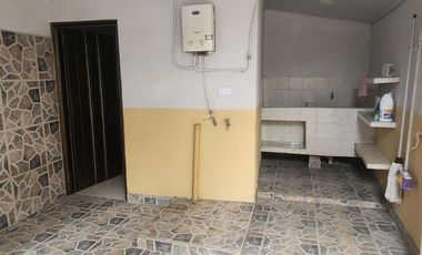 SE VENDE CASA DE UN PISO EN BUGALAGRANDE
