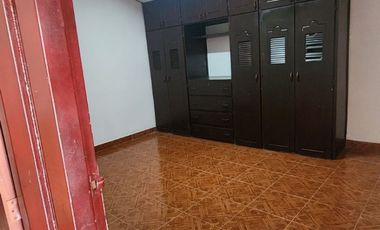 SE VENDE CASA DE UN PISO EN BUGALAGRANDE