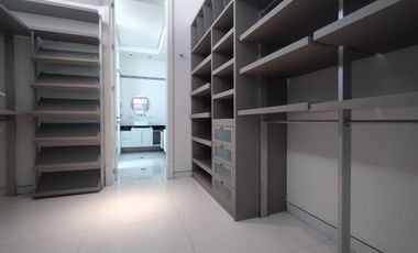 Casa en arriendo en El Golf.