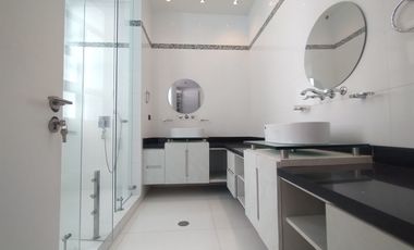 Casa en arriendo en El Golf.