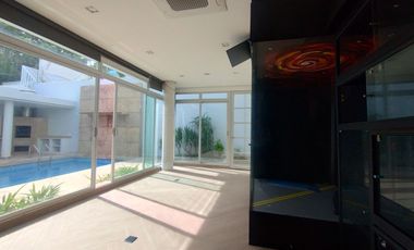 Casa en arriendo en El Golf.