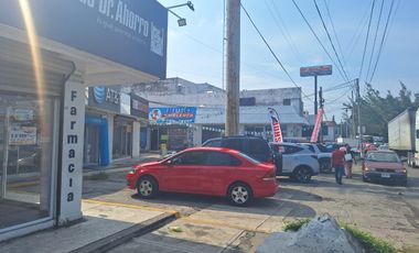 SE VENDE EXCELENTE PLAZA COMERCIAL CON 9 LOCALES  EN AV. CUAHUTEMOC