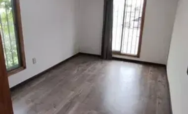 Casa en venta 4 Dormitorios 1 y 1/2 Baños, en Conchalí
