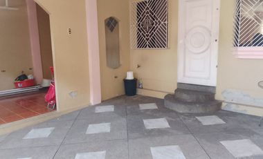 ¡Oportunidad, casa en venta en Samanes 7!