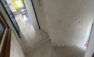 VENDO CASA COMERCIAL - 2 LOCALES COMERCIALES  SOBRE AVENIDA PRINCIPAL DEL BOSQUE