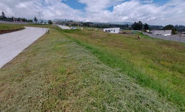 EN CHECA. DE VENTA HERMOSO TERRENO 2096 m2. EN URBANIZACIÓN CERRADA