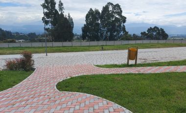 EN CHECA. DE VENTA HERMOSO TERRENO 2096 m2. EN URBANIZACIÓN CERRADA