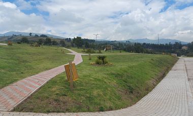 EN CHECA. DE VENTA HERMOSO TERRENO 2096 m2. EN URBANIZACIÓN CERRADA