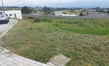 EN CHECA. DE VENTA HERMOSO TERRENO 2096 m2. EN URBANIZACIÓN CERRADA