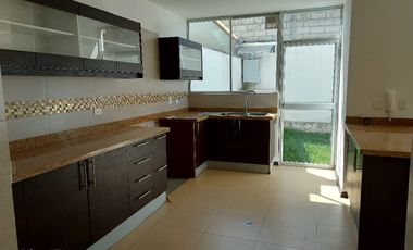 DE VENTA BONITA CASA EN TUMBACO,  SECTOR SANTA ROSA