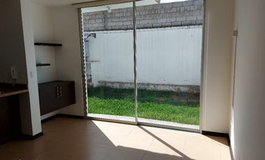 DE VENTA BONITA CASA EN TUMBACO,  SECTOR SANTA ROSA