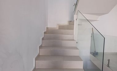 SE RENTA CASA EN  RESIDENCIAL VIVANTA  AL NORTE