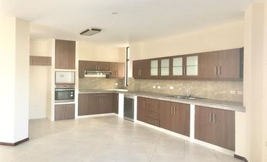 casa en urbanizacion privada de venta en manta B/L