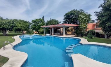 Casa estilo mediterráneo en Un solo Nivel En Burgos Bugambilias,  Temixco Morelos.