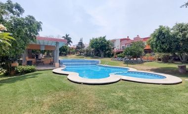 Casa estilo mediterráneo en Un solo Nivel En Burgos Bugambilias,  Temixco Morelos.