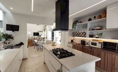 Casa estilo mediterráneo en Un solo Nivel En Burgos Bugambilias,  Temixco Morelos.
