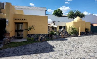 Casa estilo mediterráneo en Un solo Nivel En Burgos Bugambilias,  Temixco Morelos.