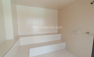 SE ARRIENDA APARTAMENTO