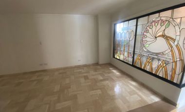 SE ARRIENDA APARTAMENTO