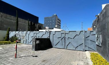 Lote en venta en entrada lateral a Lomas de Angelópolis Uraydah Puebla