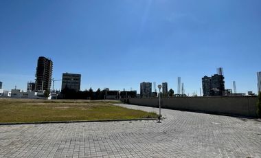Lote en venta en entrada lateral a Lomas de Angelópolis Uraydah Puebla