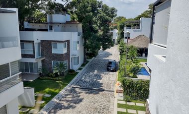Casa en Condominio amueblada y con alberca, En Jiutepec Morelos.