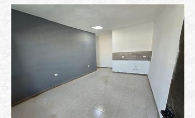 Casa en venta con tres departamentos en segundo piso en Fracc. Oasis Revolución