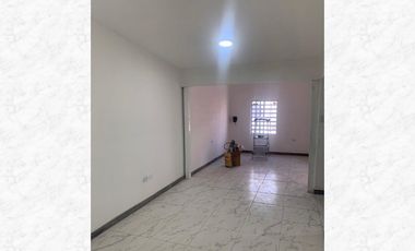 Casa en venta con tres departamentos en segundo piso en Fracc. Oasis Revolución