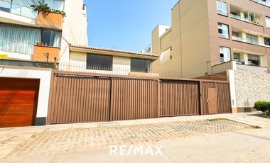 ALQUILER DE CASA EN SURCO 440 M2 PARA USO COMERCIAL