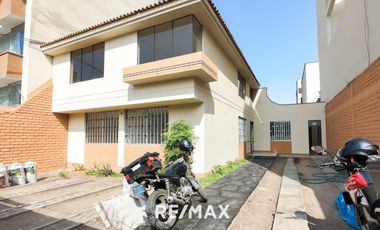 ALQUILER DE CASA EN SURCO 440 M2 PARA USO COMERCIAL