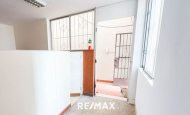 ALQUILER DE CASA EN SURCO 440 M2 PARA USO COMERCIAL
