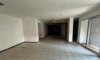 Excelente Local Comercial en Venta con estacionamiento