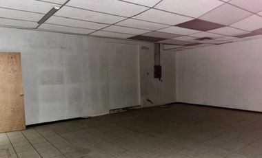 Excelente Local Comercial en Venta con estacionamiento