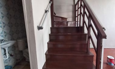 VENTA DE CASA DE 2 PISOS EN CIUDADELA SOPEÑA  AL PIE DE AV. 25 DE JULIO