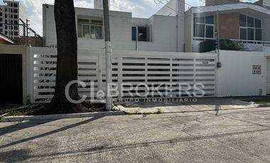 CASA EN JARDINES GUADALUPE