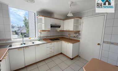 Casa en Arriendo 3 Dormitorios, 3 Baños en Lomas de Mirasur, Cercano a Líder Vecino, Barrio Inglés, Temuco