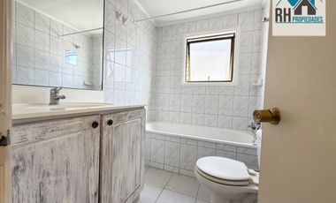 Casa en Arriendo 3 Dormitorios, 3 Baños en Lomas de Mirasur, Cercano a Líder Vecino, Barrio Inglés, Temuco