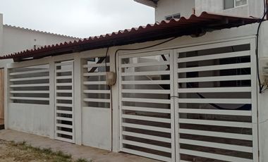 En venta casa rentera en urb.Acapulco, via data Posorja en Playas. (TH)